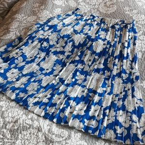 BANANA REPUBLIC floral pleated skit MEDIUM